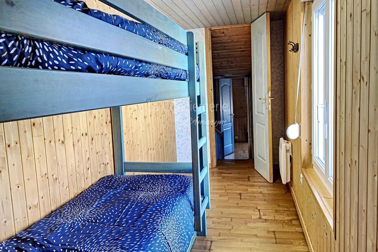 Am 57 - The Blue House Villa Ault Exterior photo
